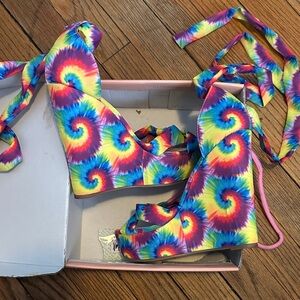 KAYLEEN By Los Angeles Tie-Dye Wedges